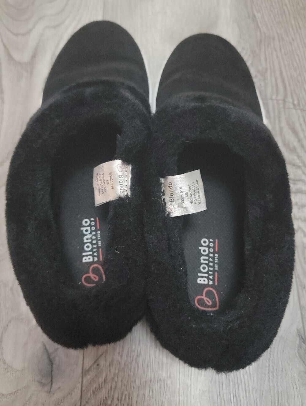 Blondo Suri Waterproof Suede Slip-On Sneaker Faux-Fur Lining Black Womens 8M EUC - Picture 2 of 9
